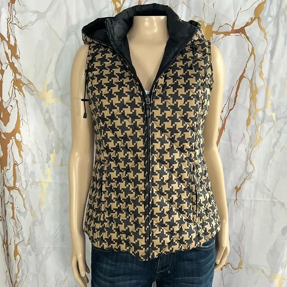 * Pendleton, Brown, and black houndstooth print quilted vest reversible to black